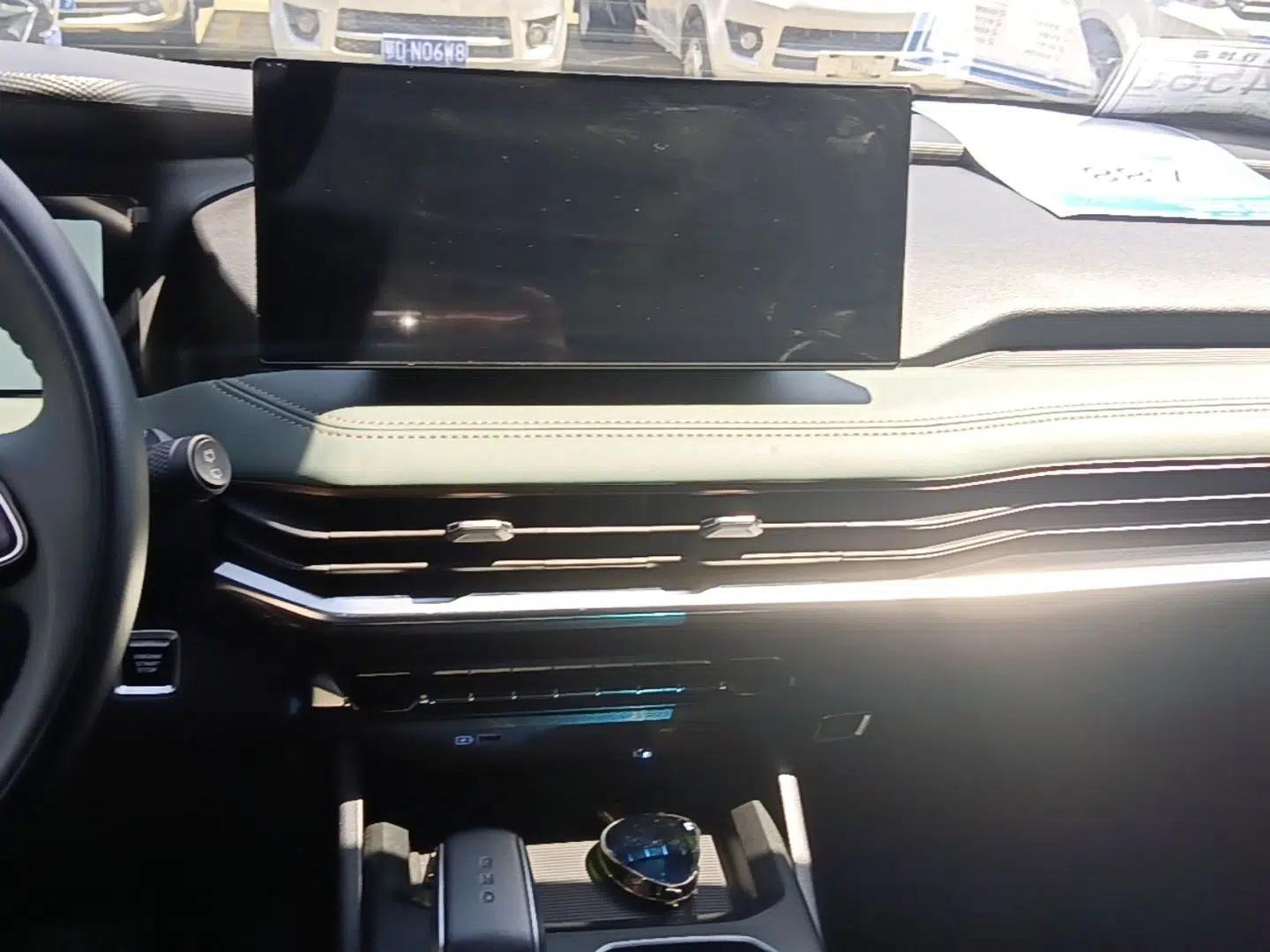 Geely Auto Haoyue L 2023 2.0T DCT Luxury Version — миниатюра 11