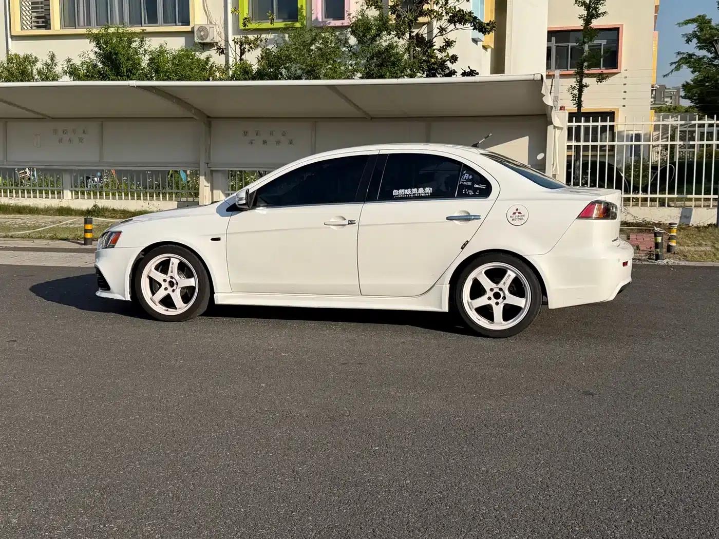 Lancer EX 2015 1.8L Manual Elite Edition (National IV Emission Standard) — миниатюра 3