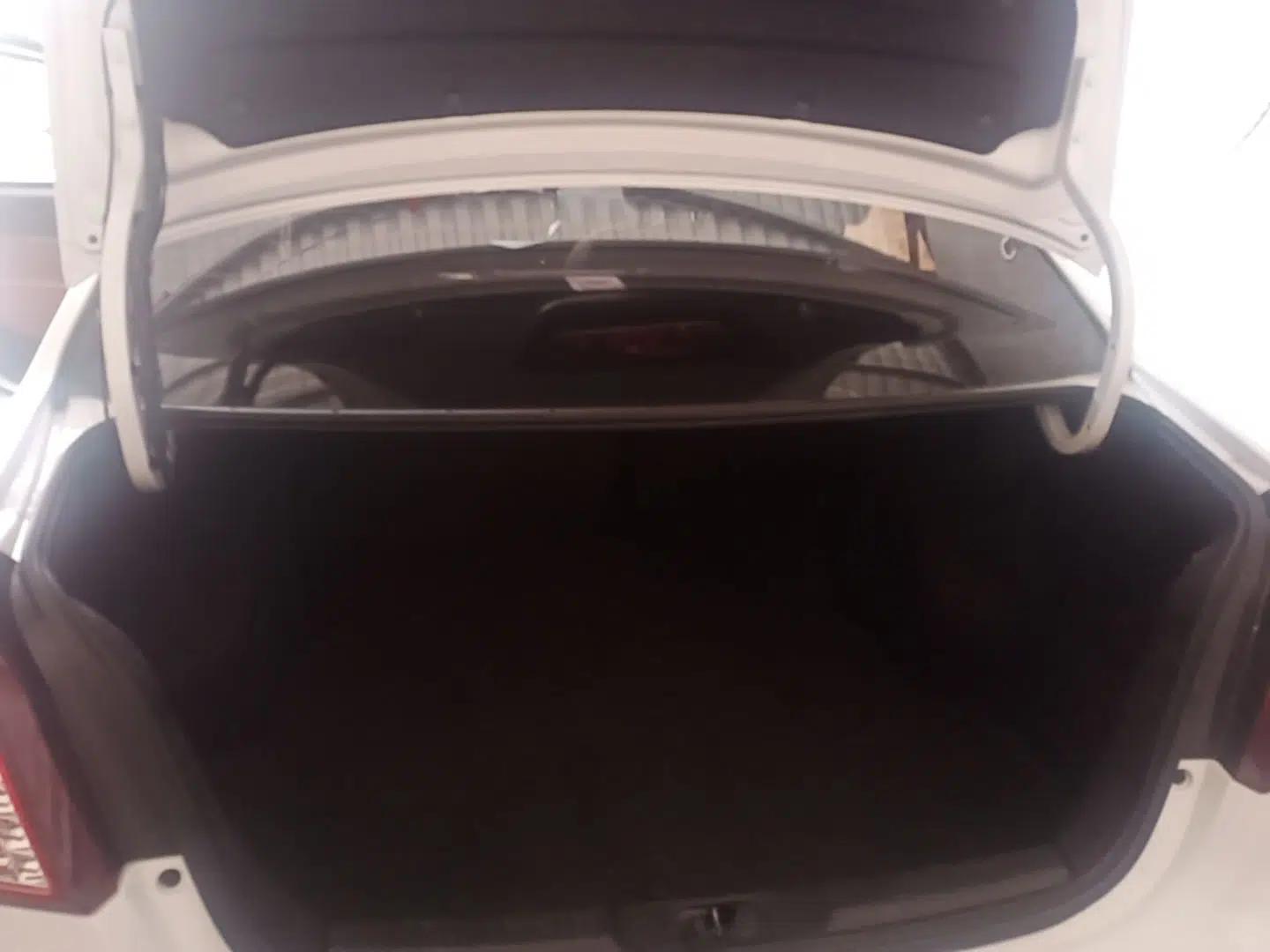 Geely Auto Diamond 2016 1.5L Manual Entry-Level Trim — миниатюра 22