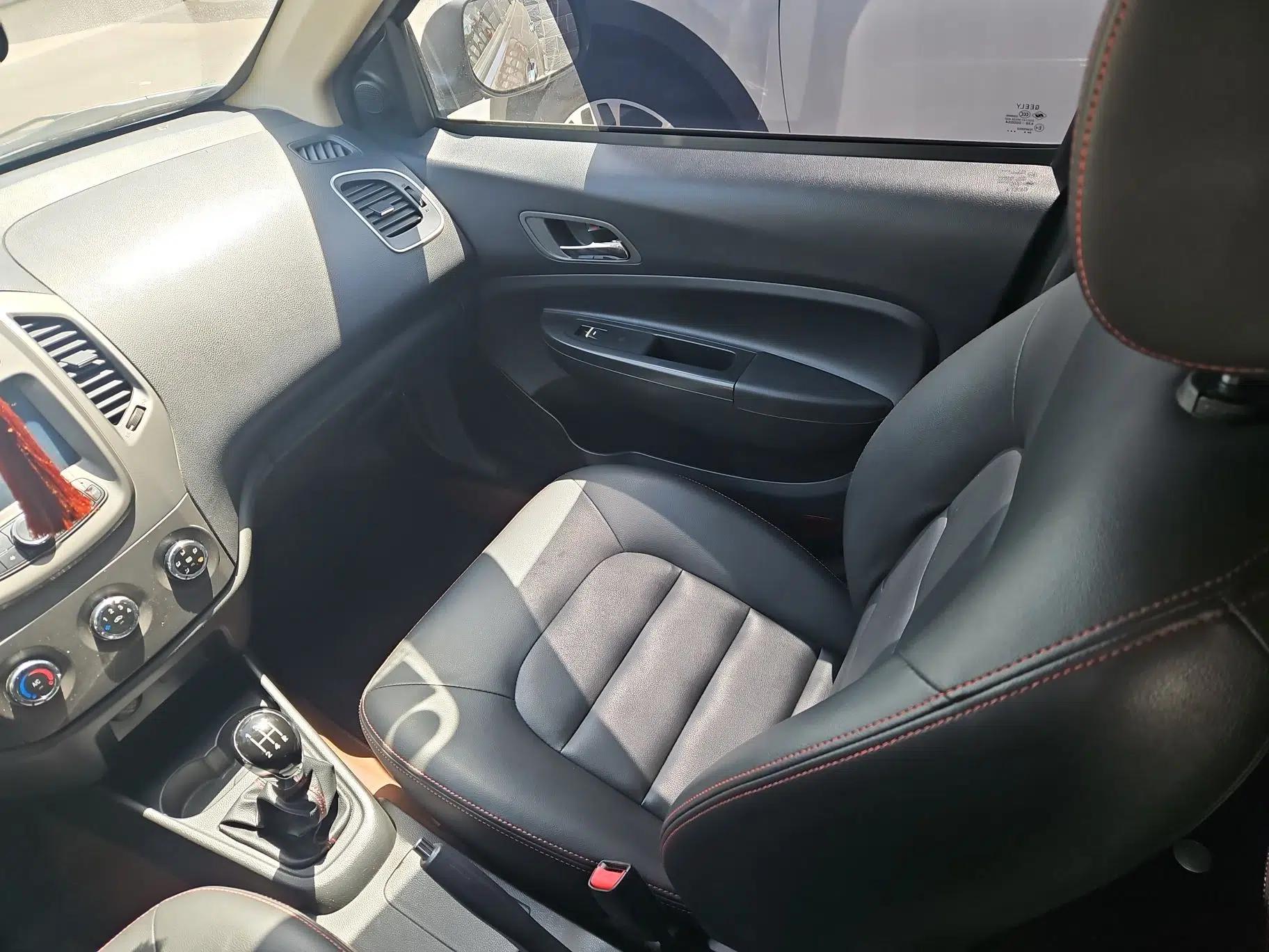 Geely Auto Diamond 2015 Sedan 1.5L Manual SuperDeluxe Model — миниатюра 15