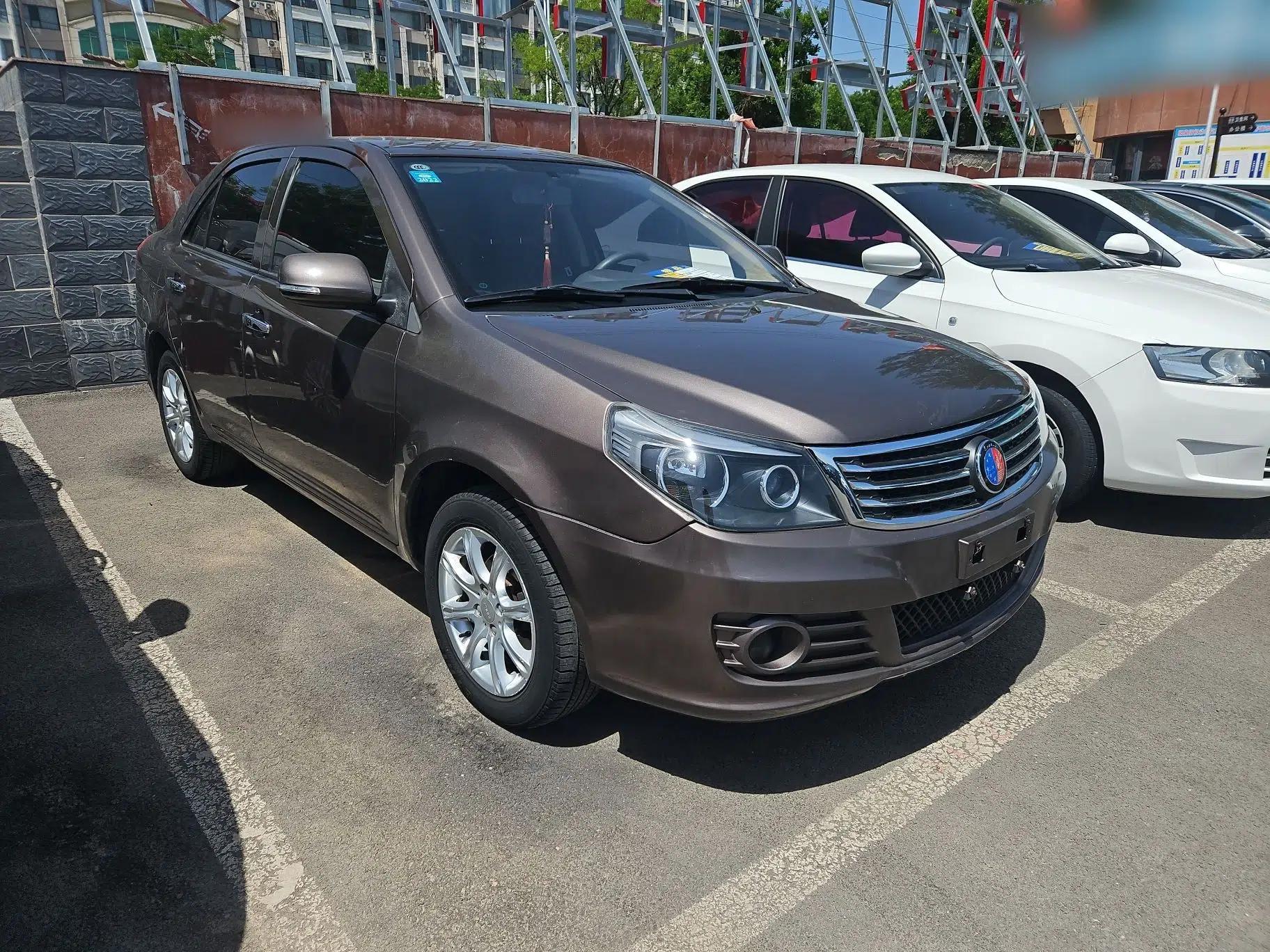 Geely Auto Diamond 2015 Sedan 1.5L Manual SuperDeluxe Model — миниатюра 4