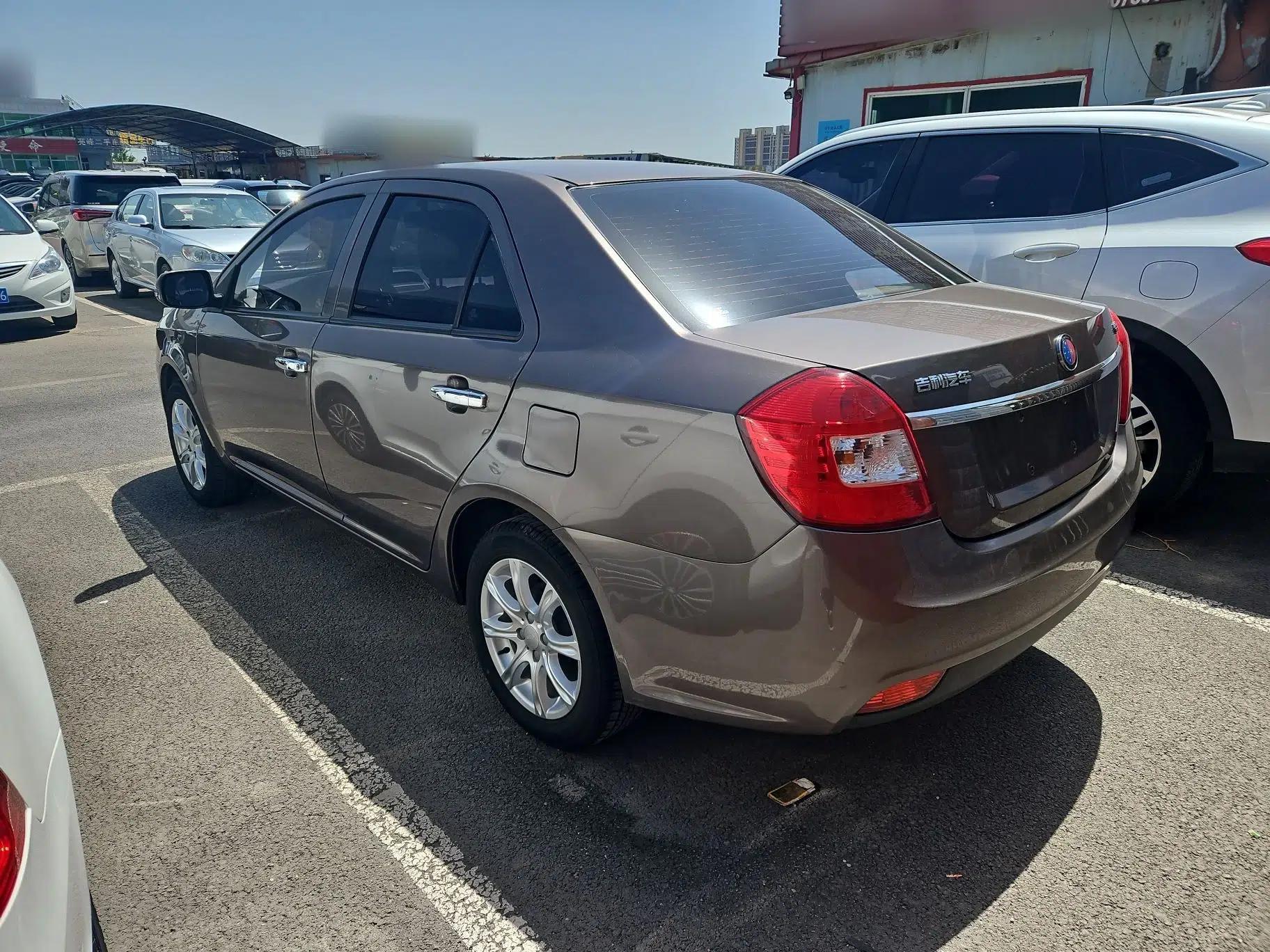 Geely Auto Diamond 2015 Sedan 1.5L Manual SuperDeluxe Model — миниатюра 7