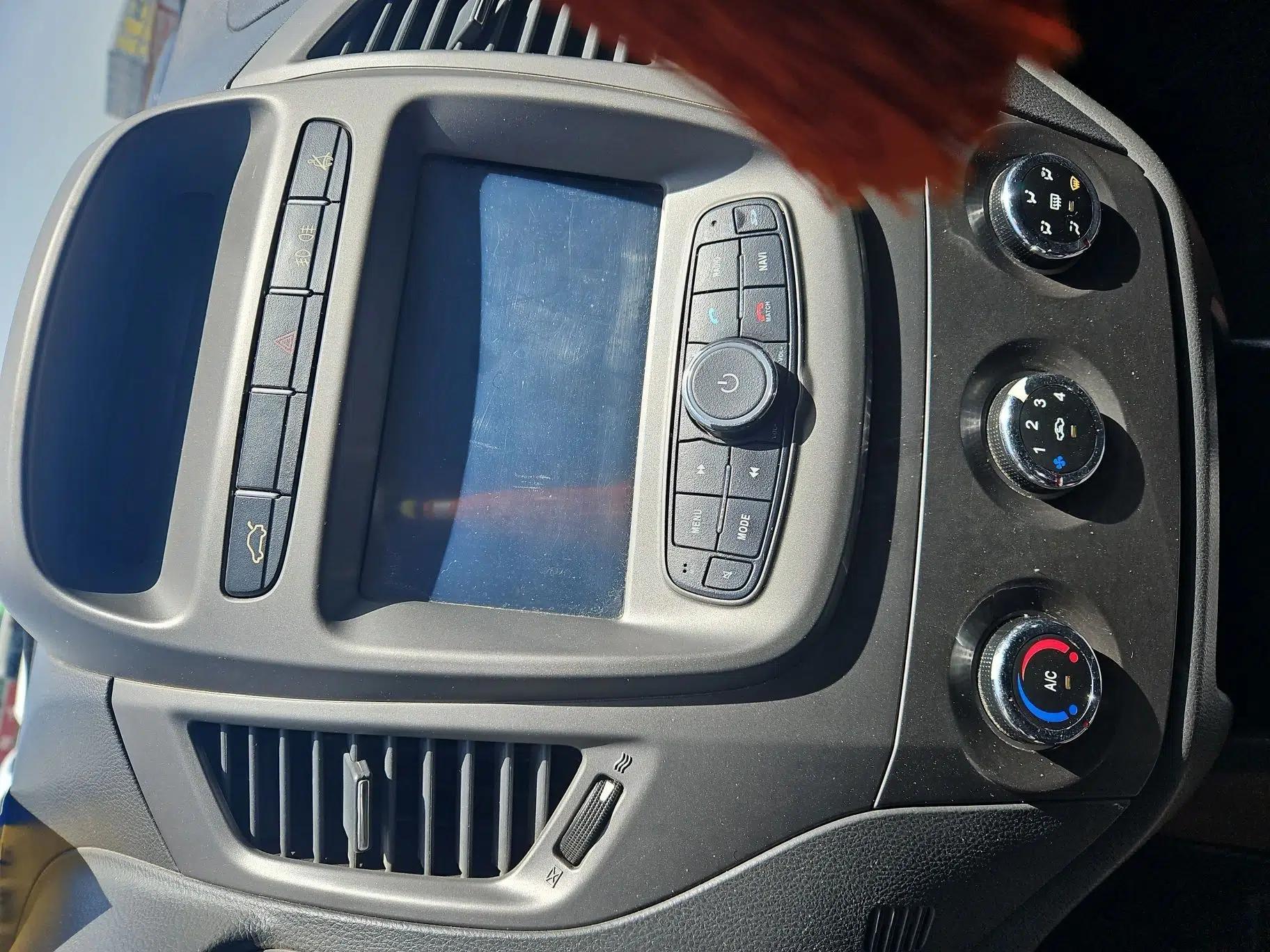 Geely Auto Diamond 2015 Sedan 1.5L Manual SuperDeluxe Model — миниатюра 10