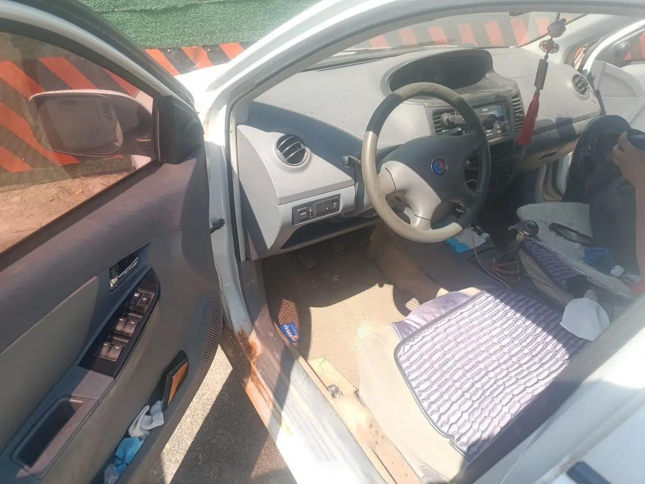 Geely Auto Diamond 2013 1.5L Manual Entry-Level Model — миниатюра 17