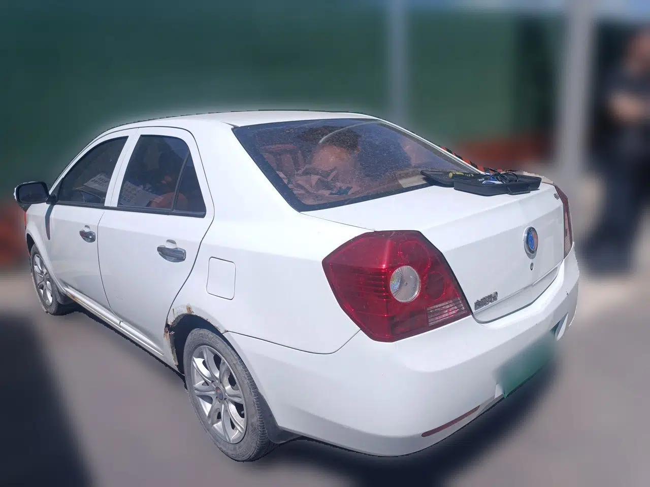 Geely Auto Diamond 2013 1.5L Manual Entry-Level Model — миниатюра 4