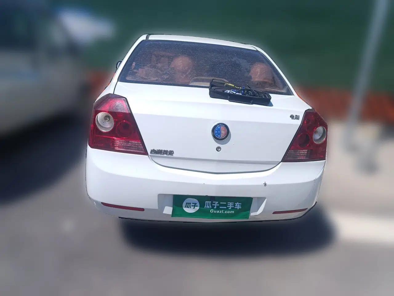 Geely Auto Diamond 2013 1.5L Manual Entry-Level Model — миниатюра 5