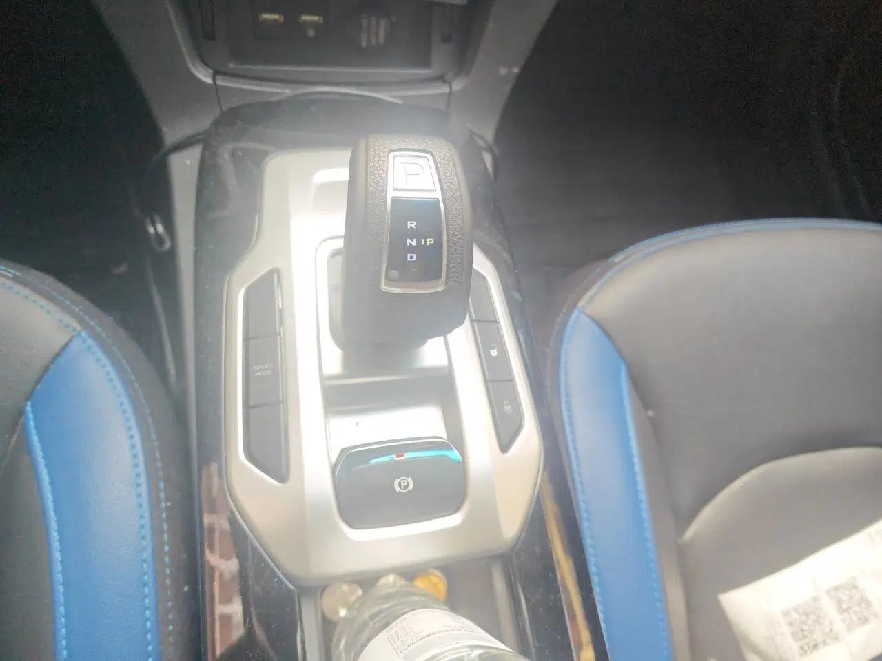 Geely Auto Emgrand New Energy 2016 EV Elite Model — миниатюра 15