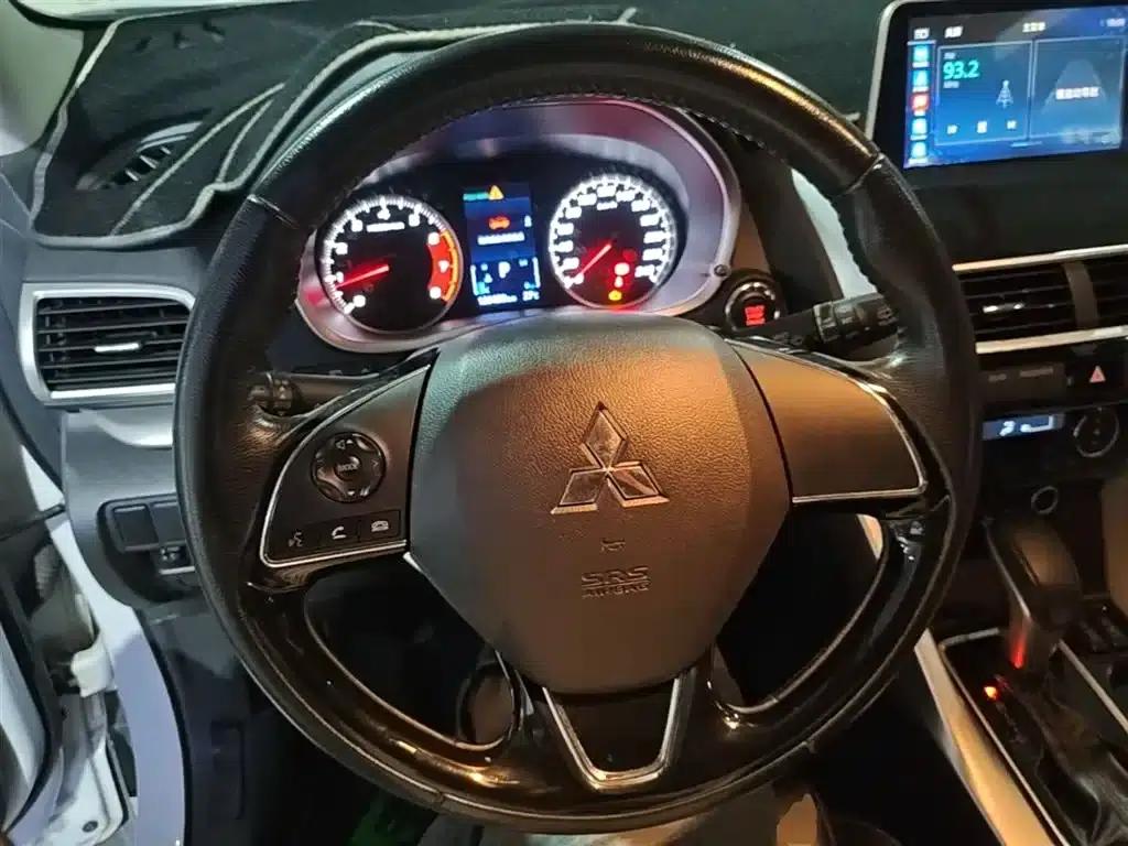 Eclipse Cross 2018 1.5T CVT 2WD Dream Edition — миниатюра 11