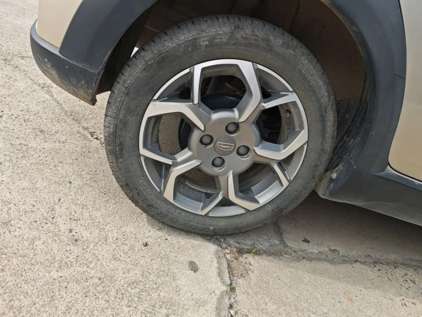 Geely Auto Vision X1 2017 1.3L Automatic Player Edition — миниатюра 10