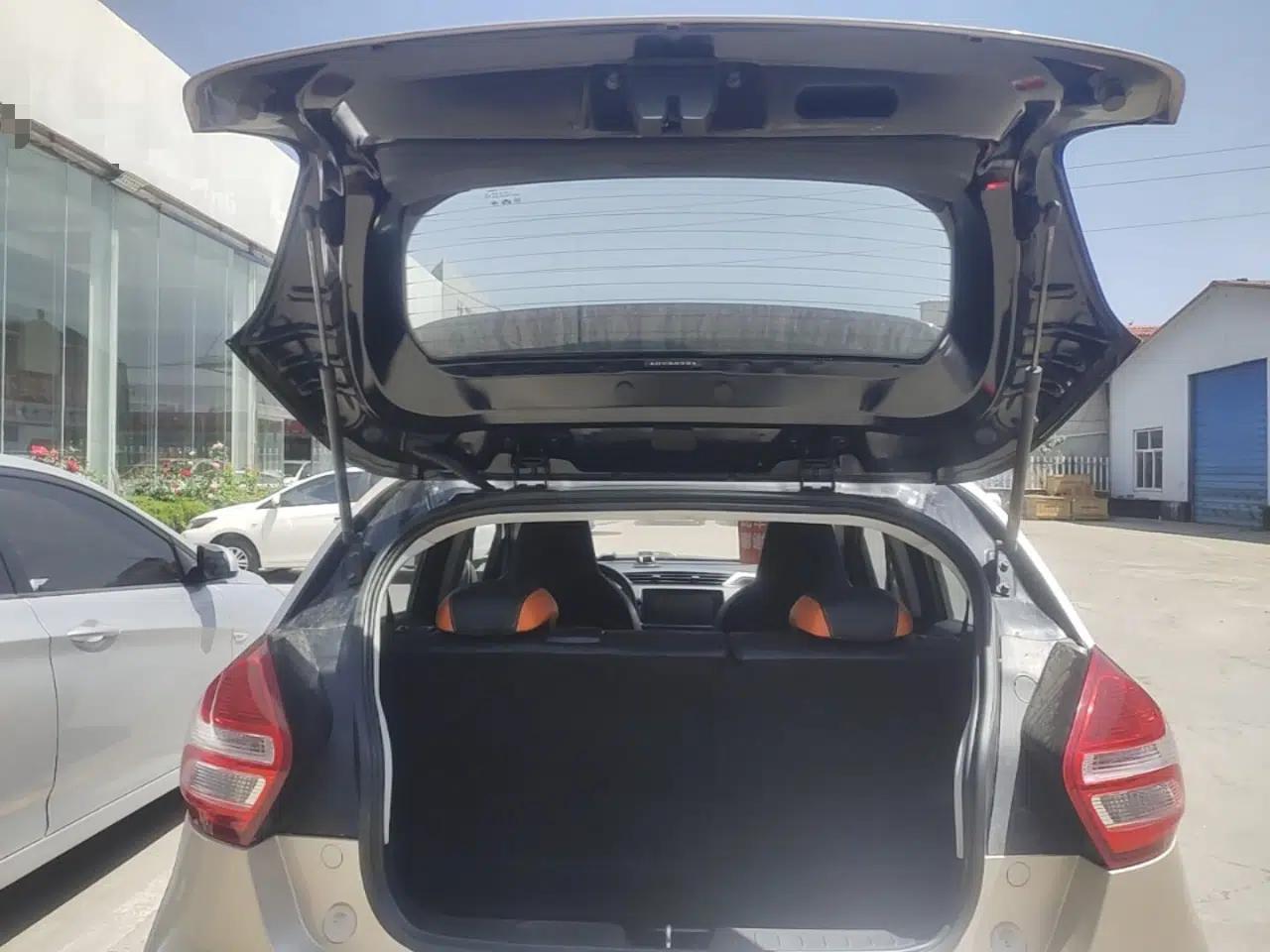 Geely Auto Vision X1 2017 1.3L Manual Frenzy Edition — миниатюра 22
