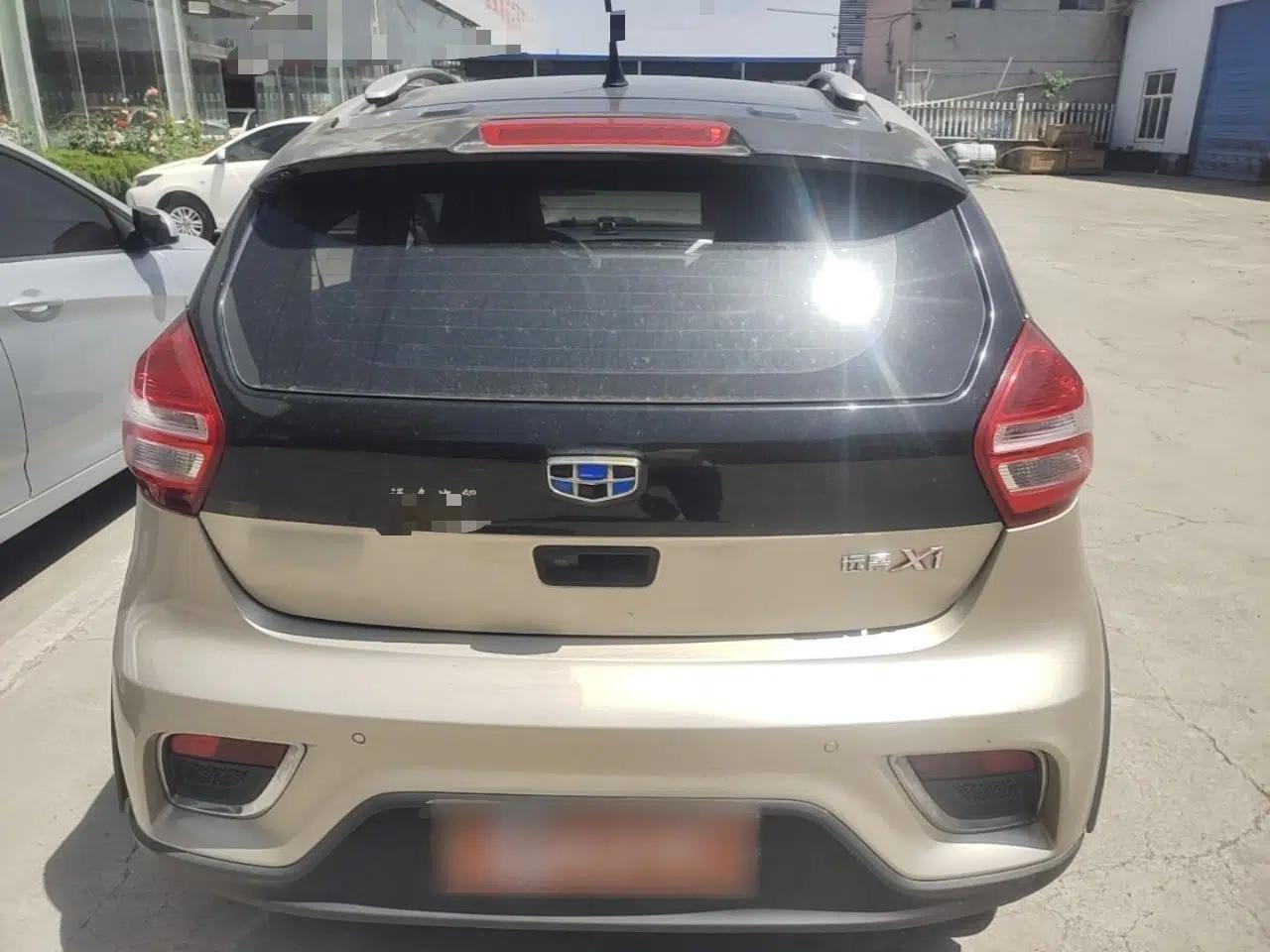 Geely Auto Vision X1 2017 1.3L Manual Frenzy Edition — миниатюра 5