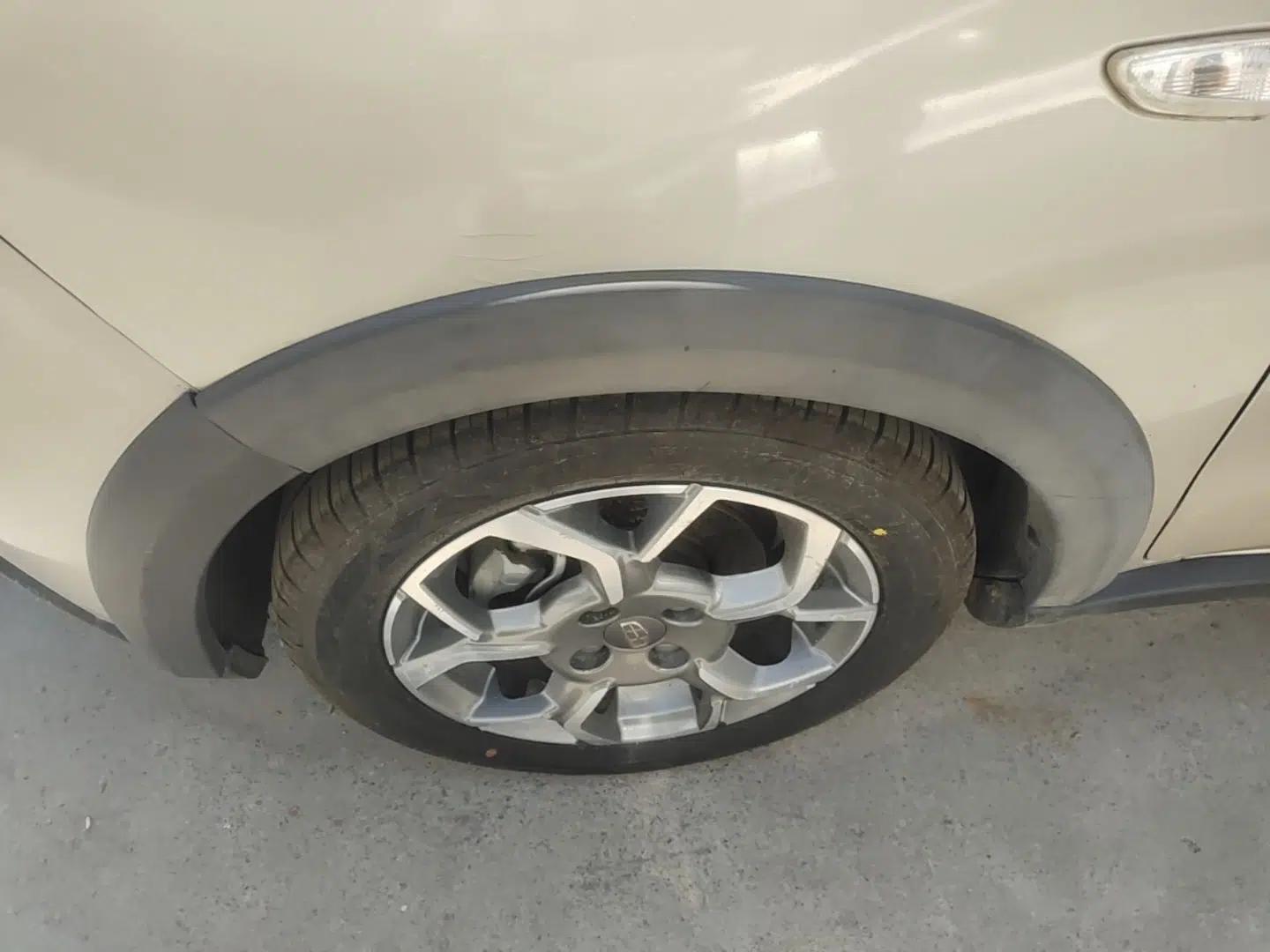 Geely Auto Vision X1 2017 1.3L Manual Frenzy Edition — миниатюра 8