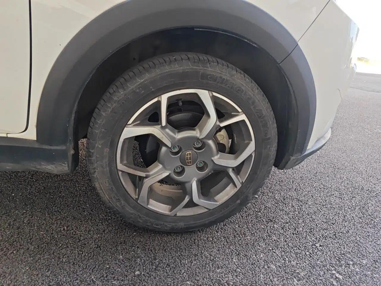 Geely Auto Vision X1 2017 1.3L Automatic Player Edition — миниатюра 8