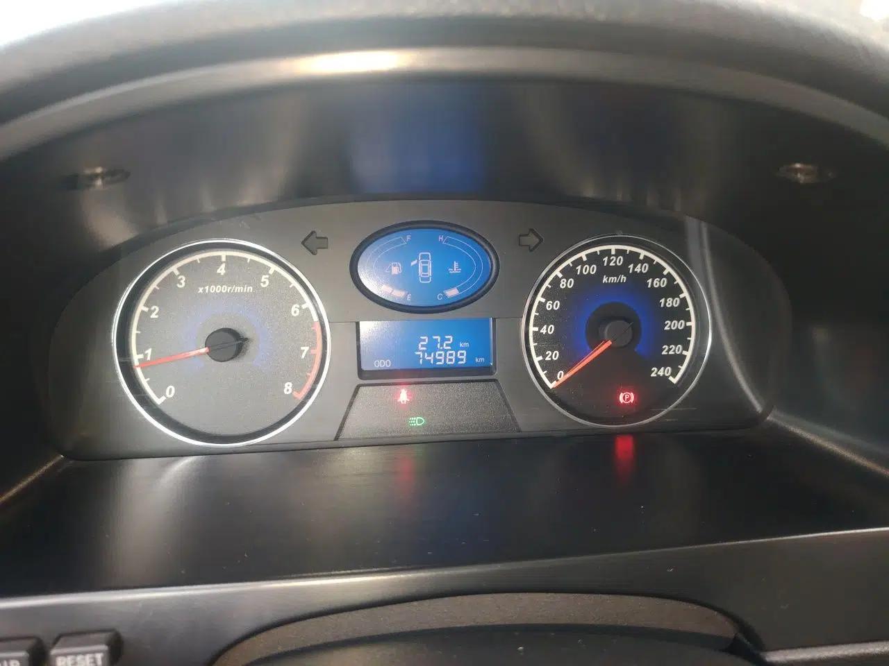 Geely Auto Classic Emgrand 2013 Sedan 1.5L Manual Elite Model — миниатюра 12