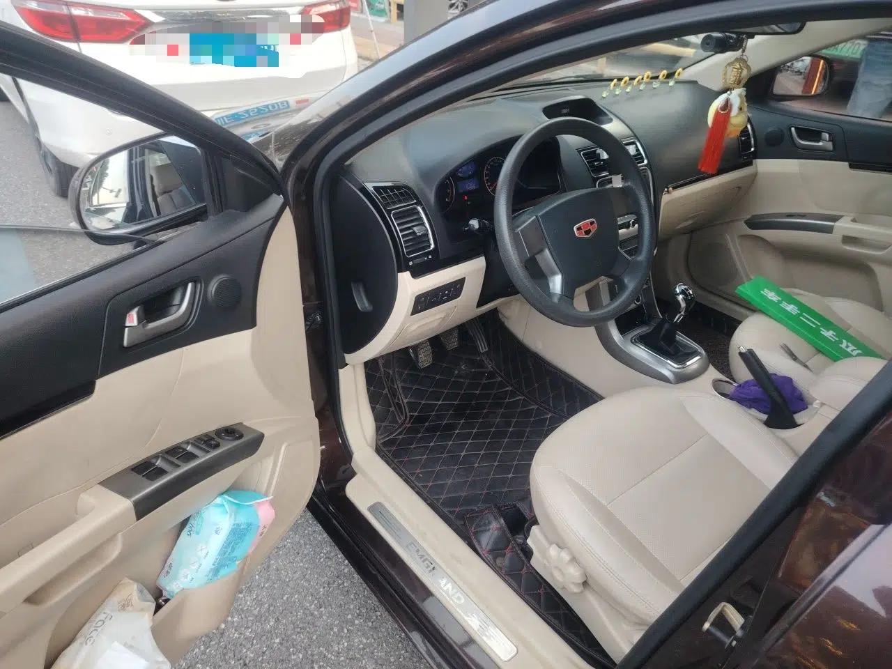 Geely Auto Classic Emgrand 2013 Sedan 1.5L Manual Elite Model — миниатюра 17