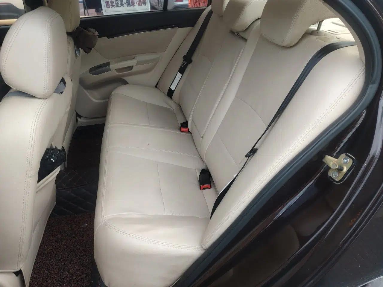 Geely Auto Classic Emgrand 2013 Sedan 1.5L Manual Elite Model — миниатюра 18