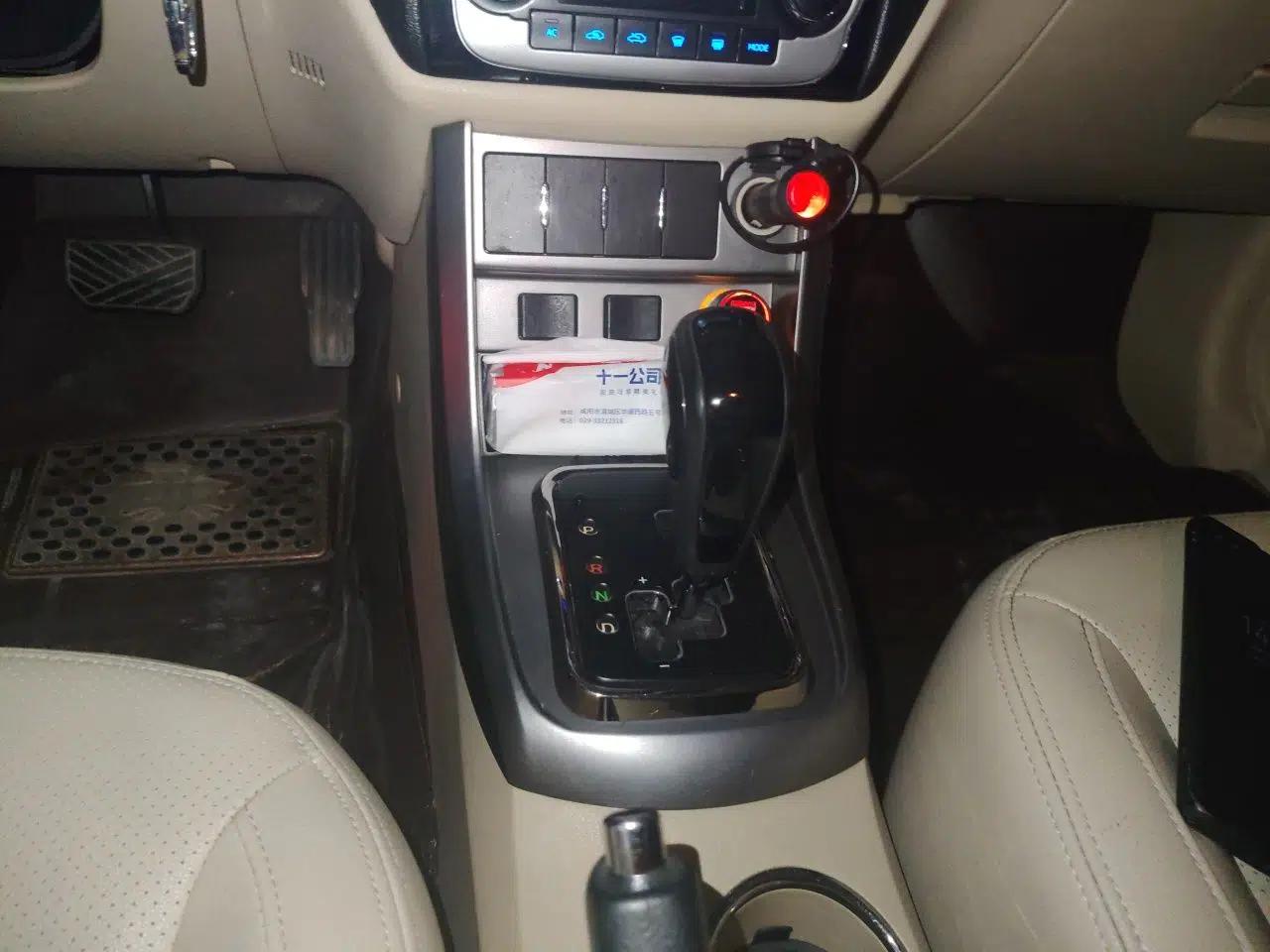 Geely Auto Classic Emgrand 2013 Sedan 1.8L CVT Elite Model — миниатюра 15