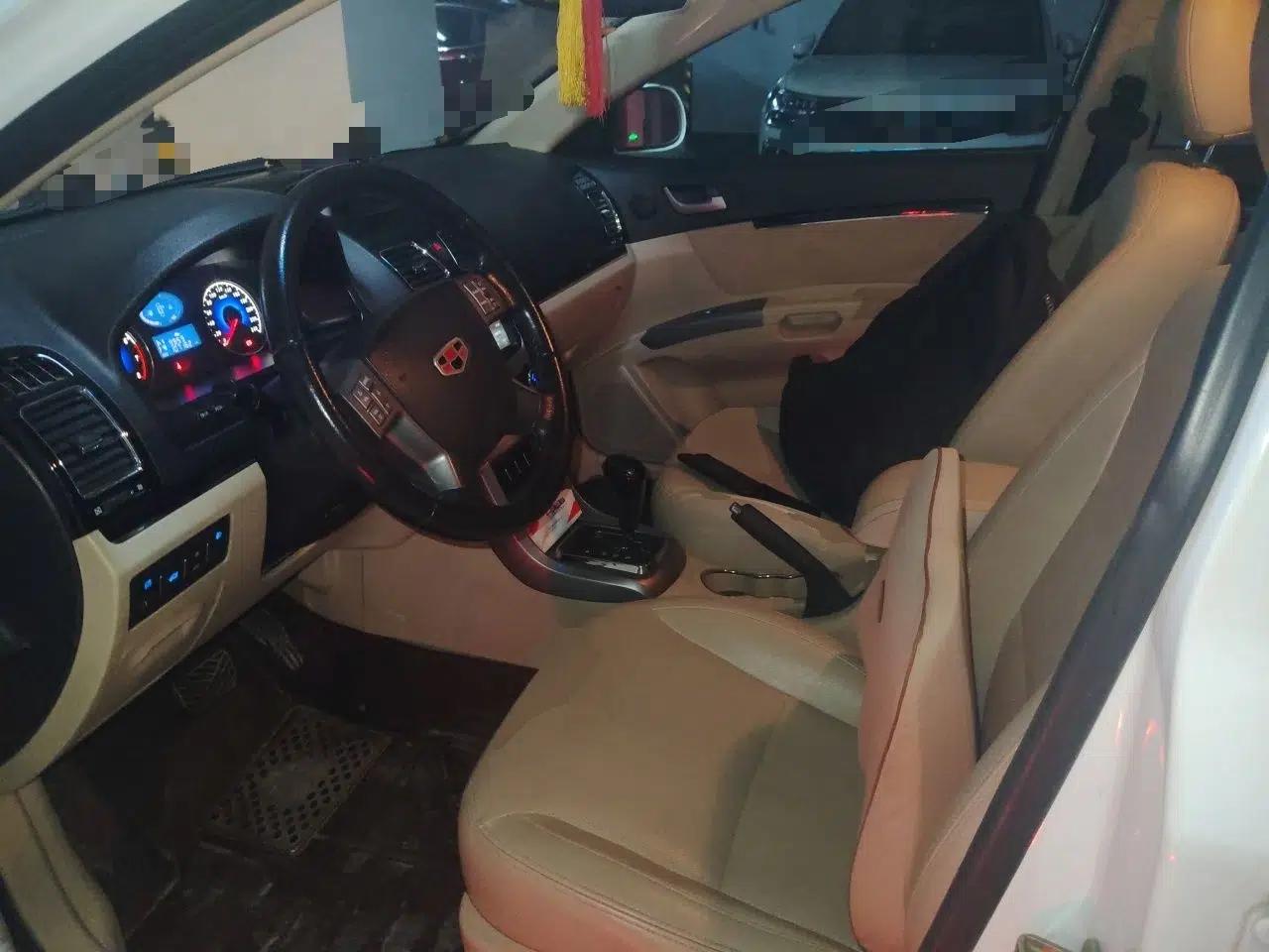 Geely Auto Classic Emgrand 2013 Sedan 1.8L CVT Elite Model — миниатюра 16
