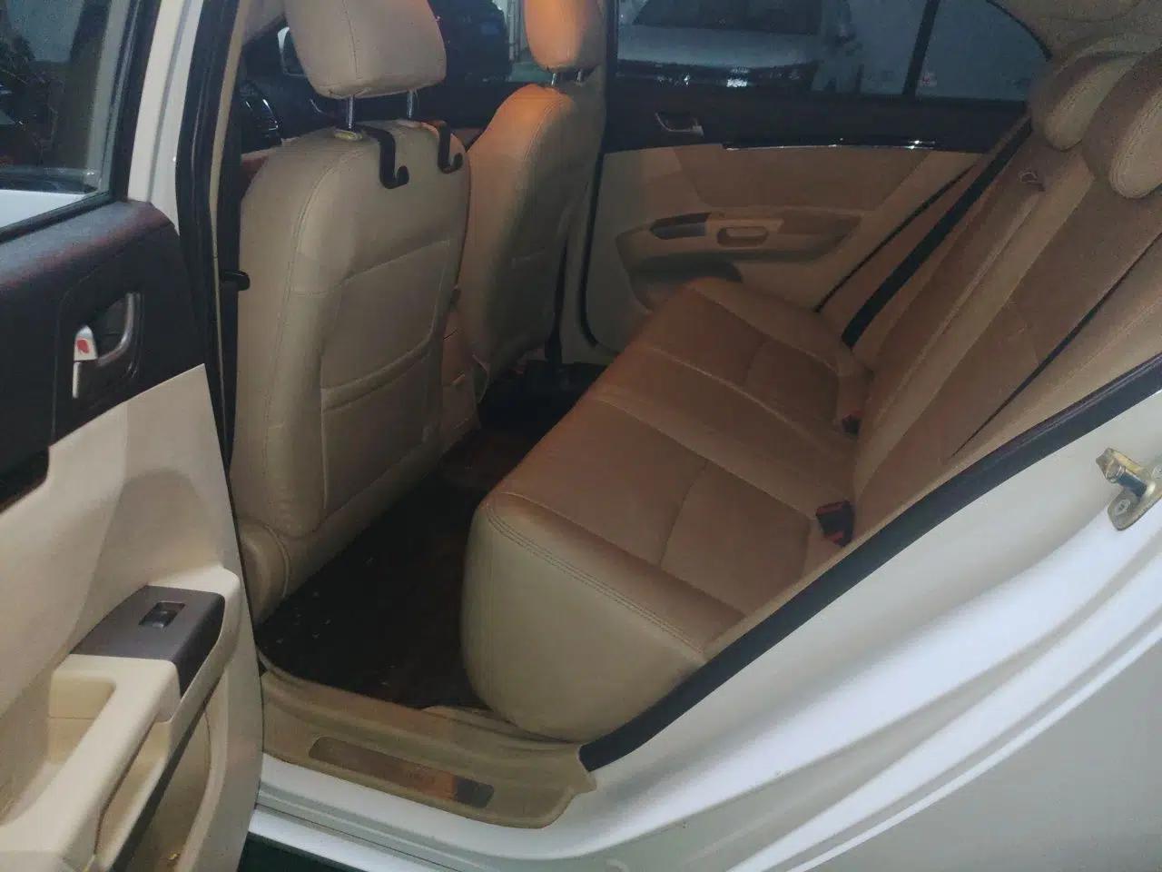 Geely Auto Classic Emgrand 2013 Sedan 1.8L CVT Elite Model — миниатюра 18