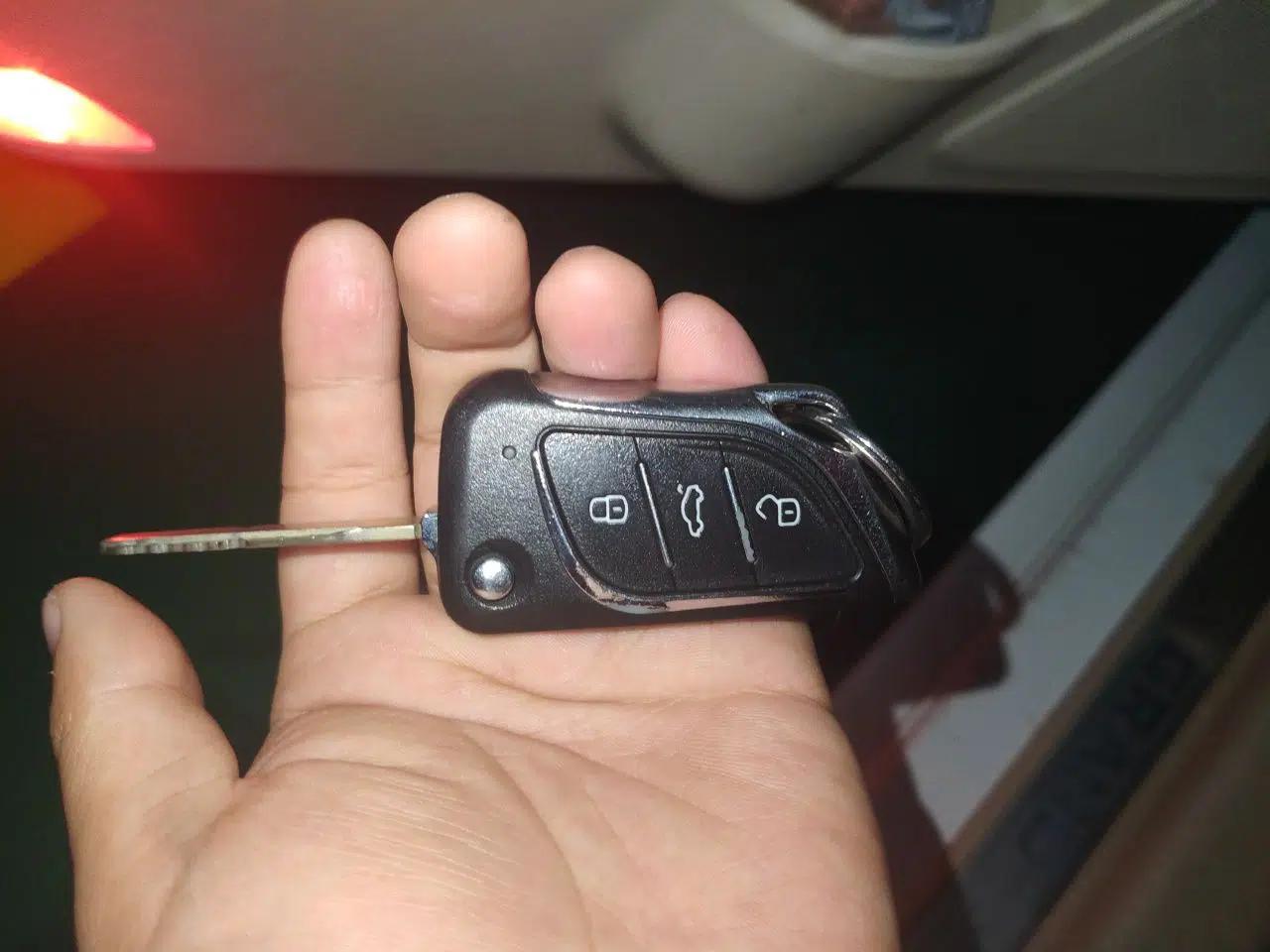 Geely Auto Classic Emgrand 2013 Sedan 1.8L CVT Elite Model — миниатюра 9
