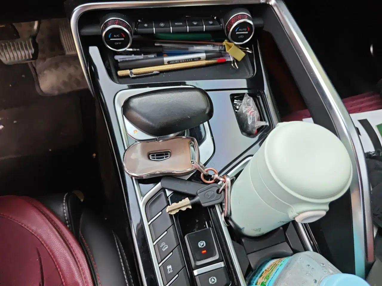 Geely Auto Monjaro S 2021 2.0TD DCT Two-Wheel Drive Lightning Edition — миниатюра 15
