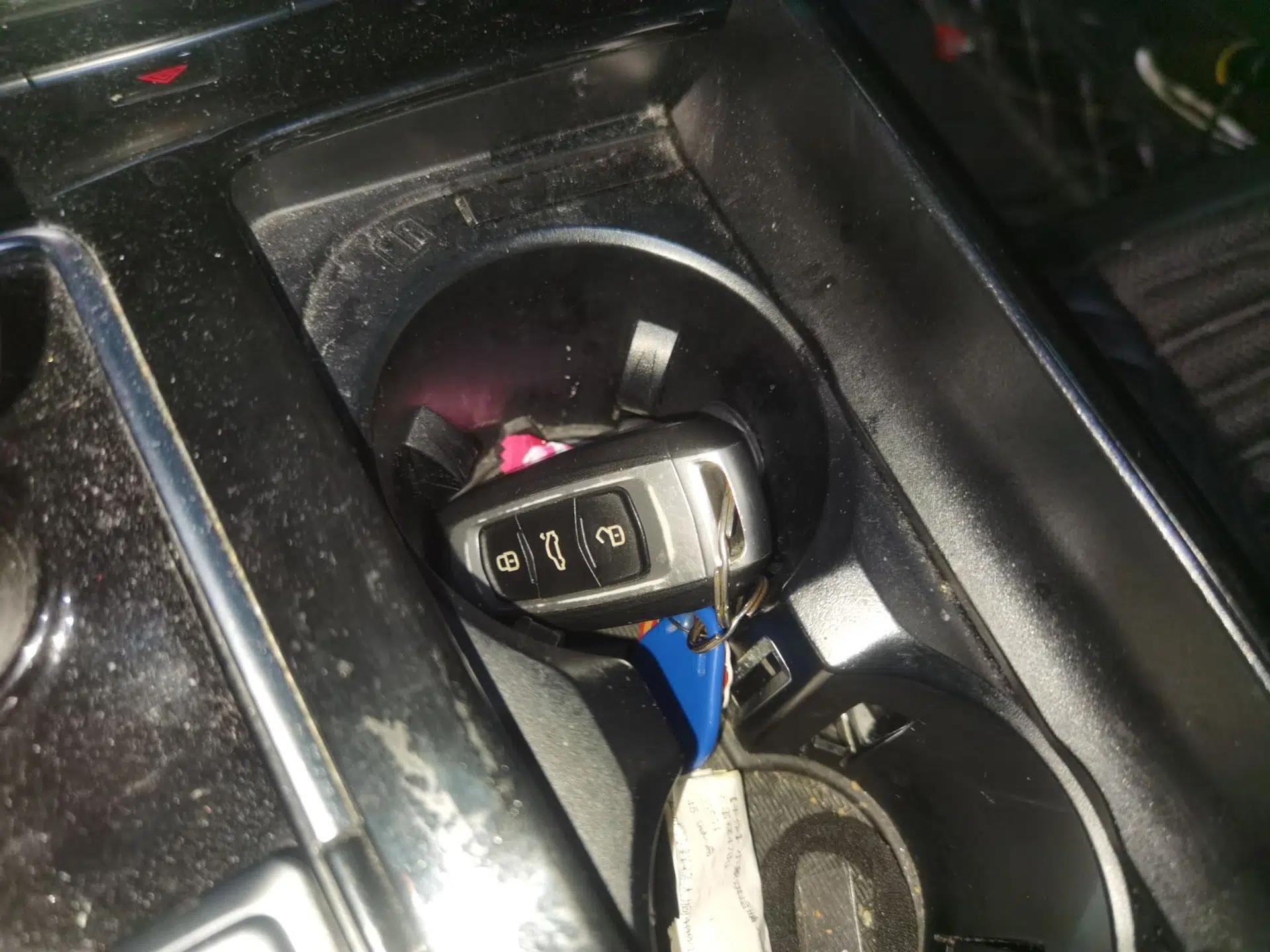Geely Auto Emgrand GT New Energy 2018 1.5T PHEV Yaoxiang Edition — миниатюра 9