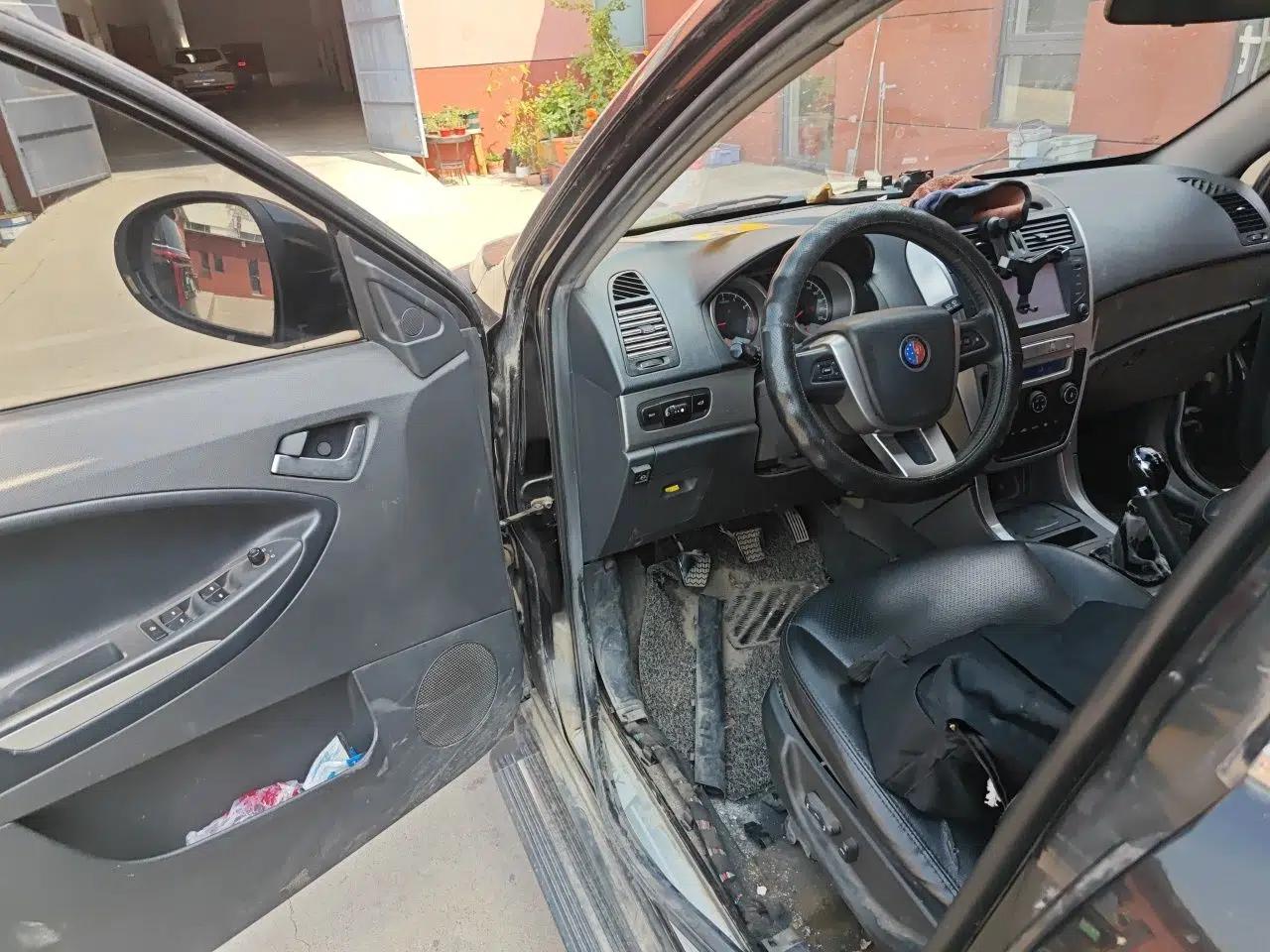 Geely Auto SX7 2013 1.8L Manual Luxury Model — миниатюра 17