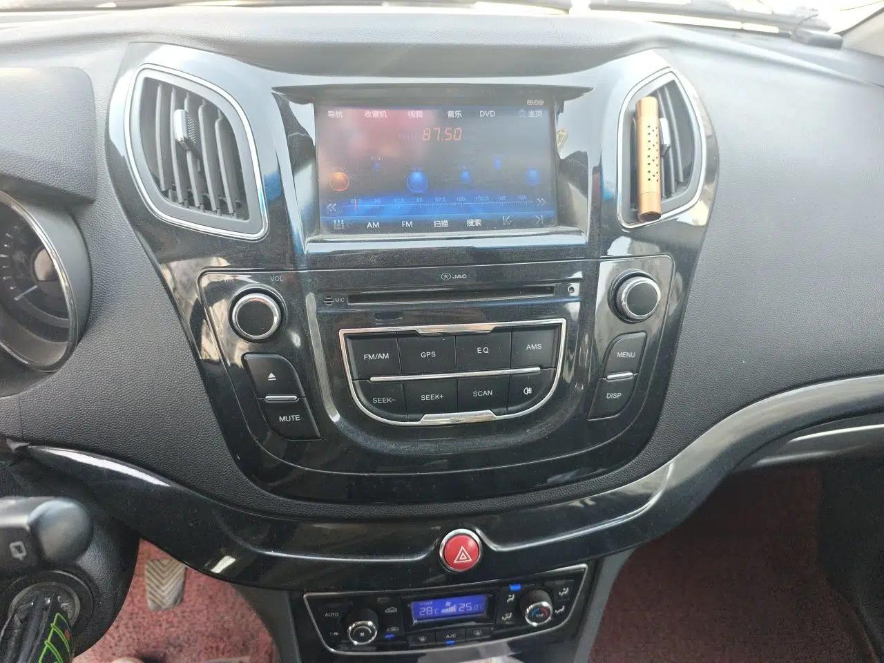 JAC Group Refine M2 2013 1.8L Manual Luxury 5-Seater — миниатюра 14
