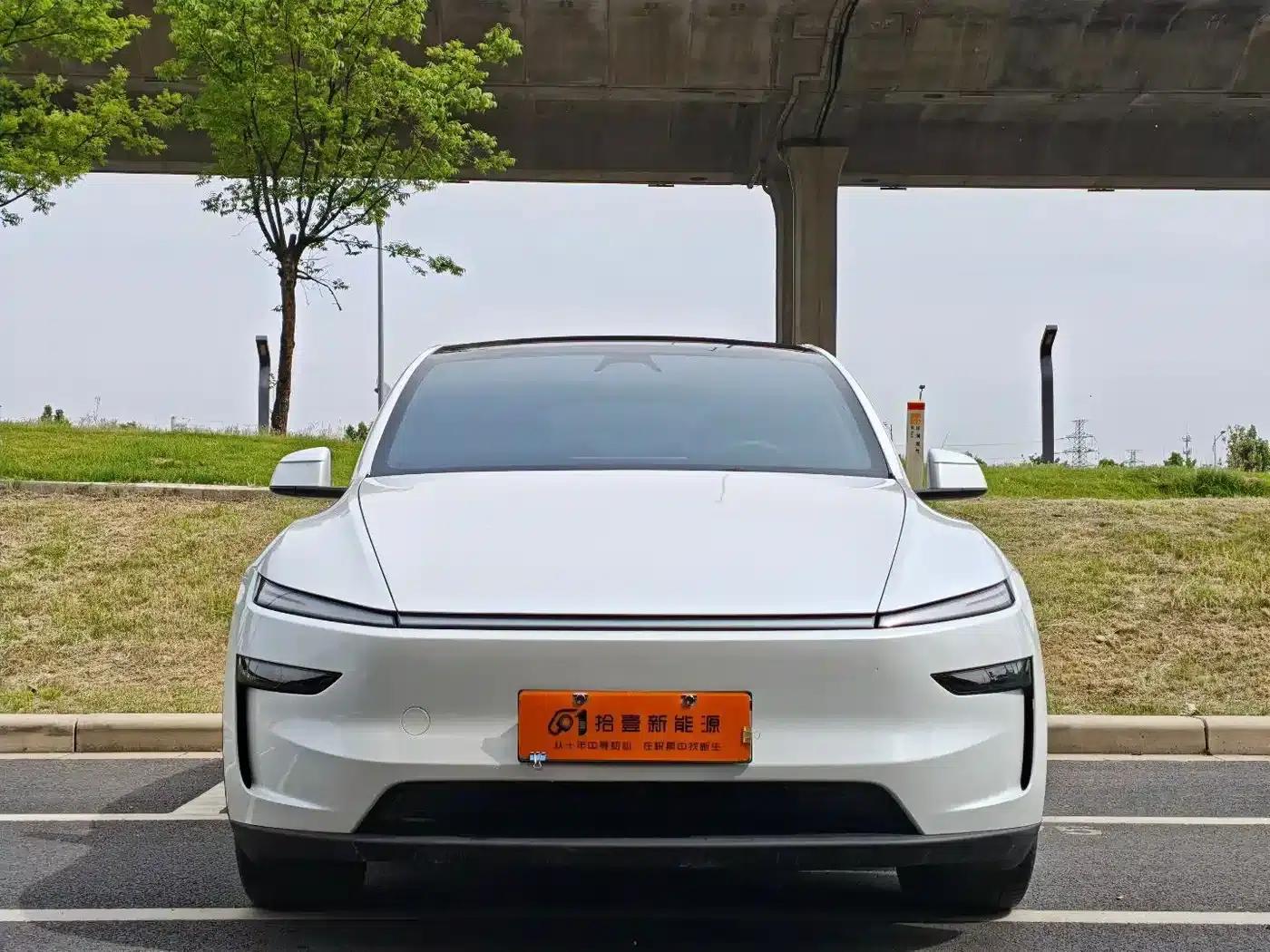 Model Y L 2025 Long Range All-Wheel Drive — миниатюра 2
