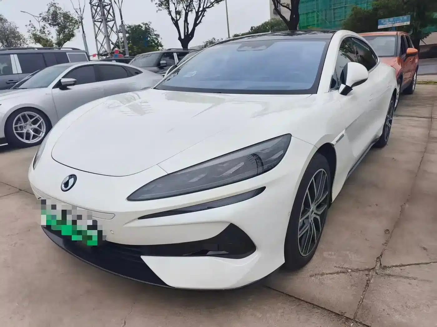 Denza Z9 2024 Model 1100km AWD Max Edition — миниатюра 1