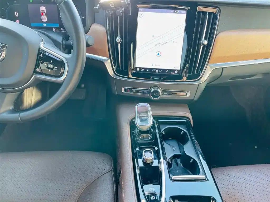 2022 Volvo S90 Plug-in Hybrid T8 E-Drive Hybrid Smart Luxury Edition — миниатюра 12