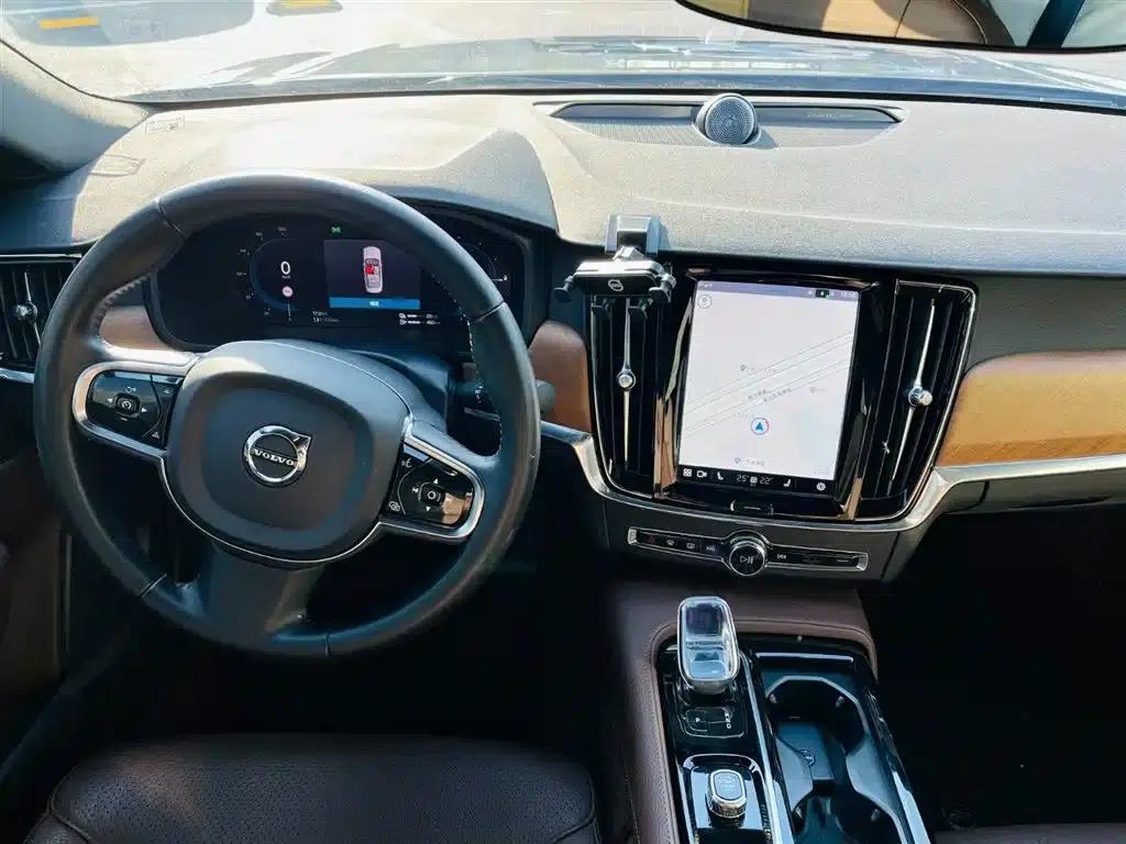 2022 Volvo S90 Plug-in Hybrid T8 E-Drive Hybrid Smart Luxury Edition — миниатюра 13
