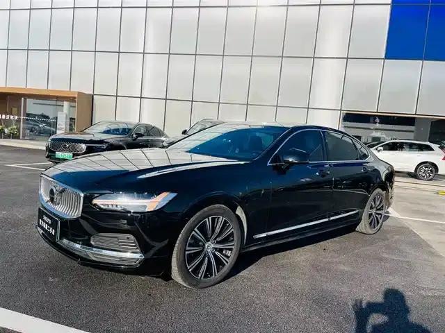 2022 Volvo S90 Plug-in Hybrid T8 E-Drive Hybrid Smart Luxury Edition