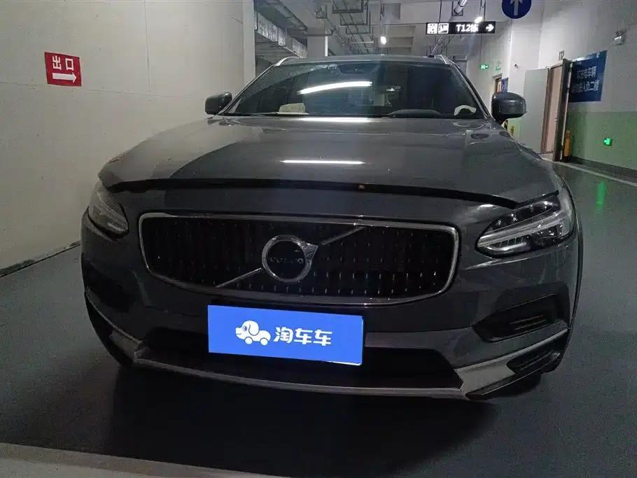 2022 Volvo V90 Cross Country B5 AWD Smart Edition — миниатюра 2