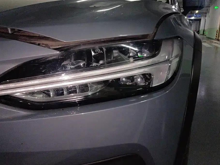 2022 Volvo V90 Cross Country B5 AWD Smart Edition — миниатюра 5