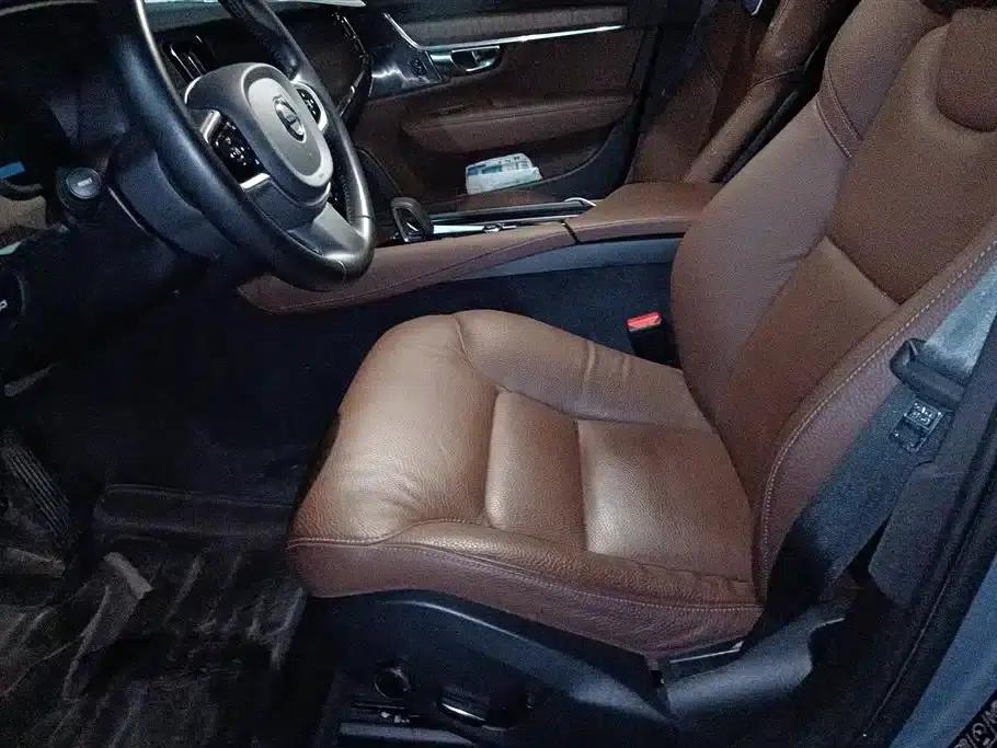 2022 Volvo V90 Cross Country B5 AWD Smart Edition — миниатюра 9