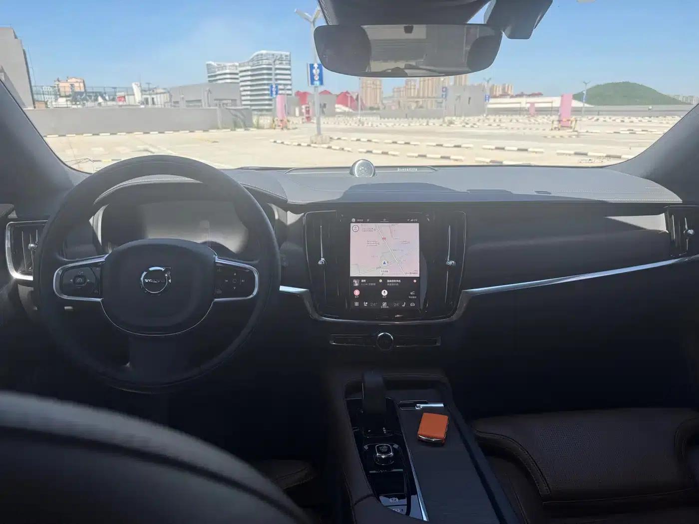 2022 Volvo V90 Cross Country B5 AWD Ultimate Edition — миниатюра 14