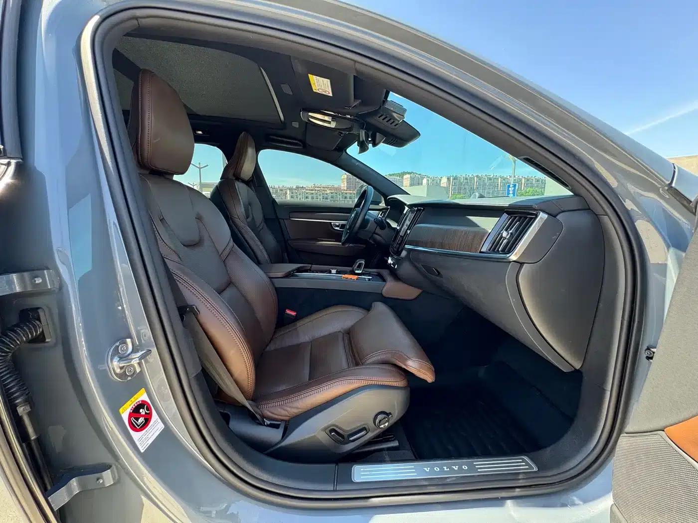 2022 Volvo V90 Cross Country B5 AWD Ultimate Edition — миниатюра 19