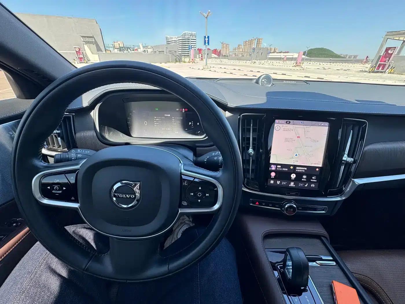 2022 Volvo V90 Cross Country B5 AWD Ultimate Edition — миниатюра 9