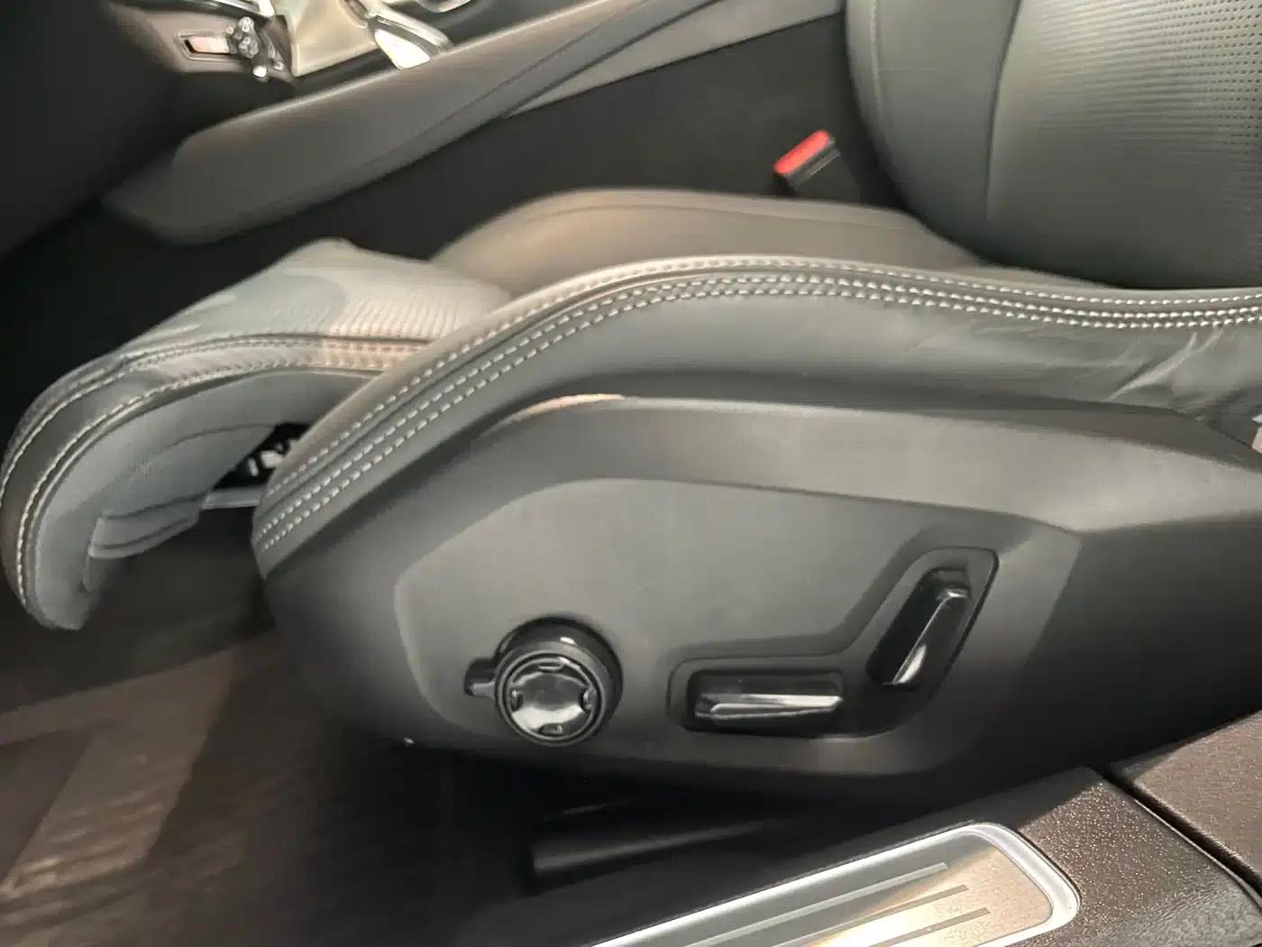 2022 Volvo V90 Cross Country B5 AWD Ultimate Edition — миниатюра 12