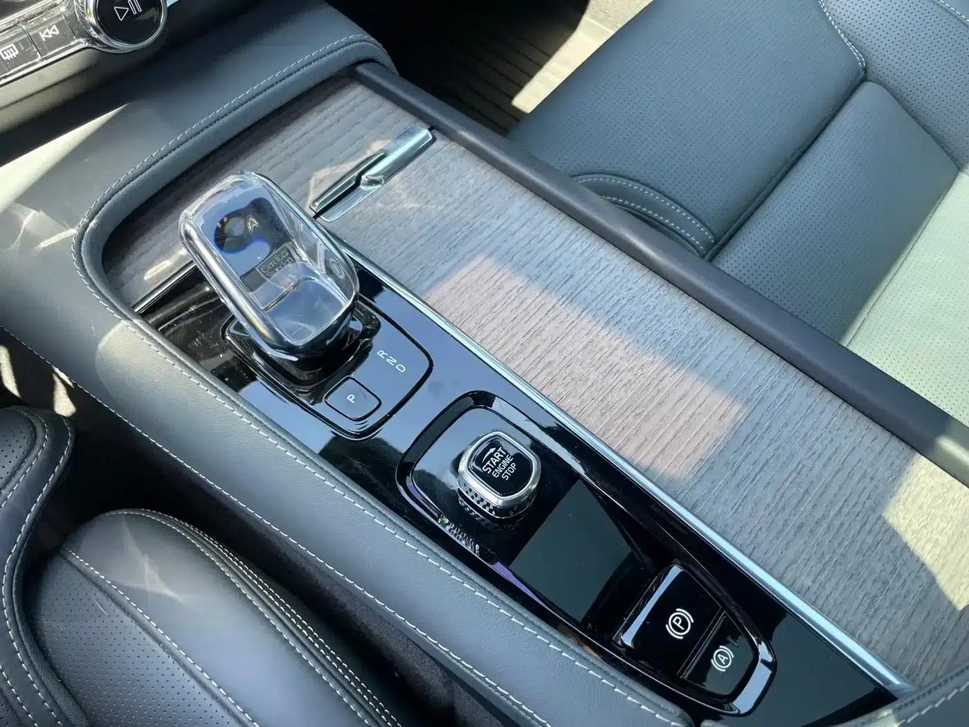 2022 Volvo V90 Cross Country B5 AWD Ultimate Edition — миниатюра 15
