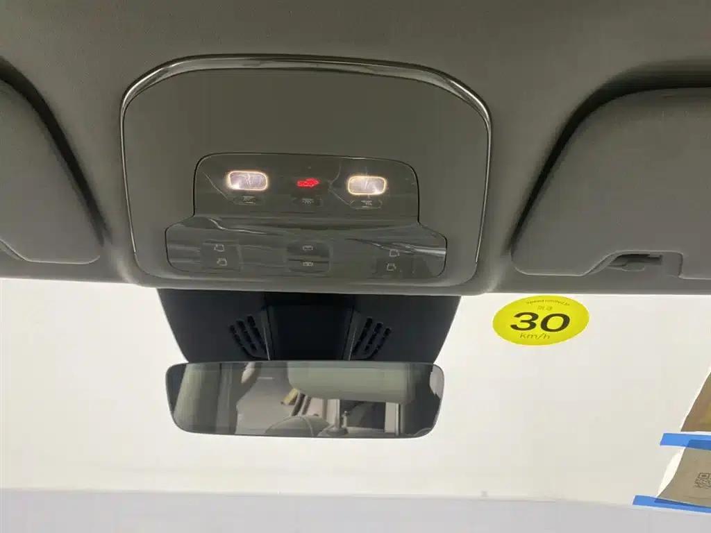 Volvo EM90 2025 Ultra 6-seater — миниатюра 13