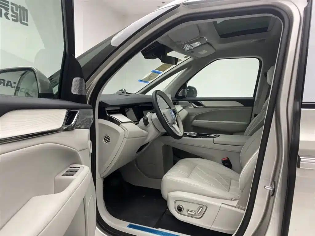 Volvo EM90 2025 Ultra 6-seater — миниатюра 15