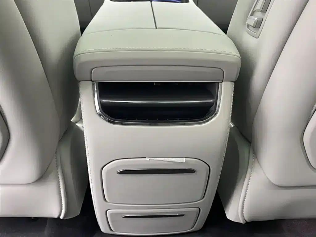 Volvo EM90 2025 Ultra 6-seater — миниатюра 21