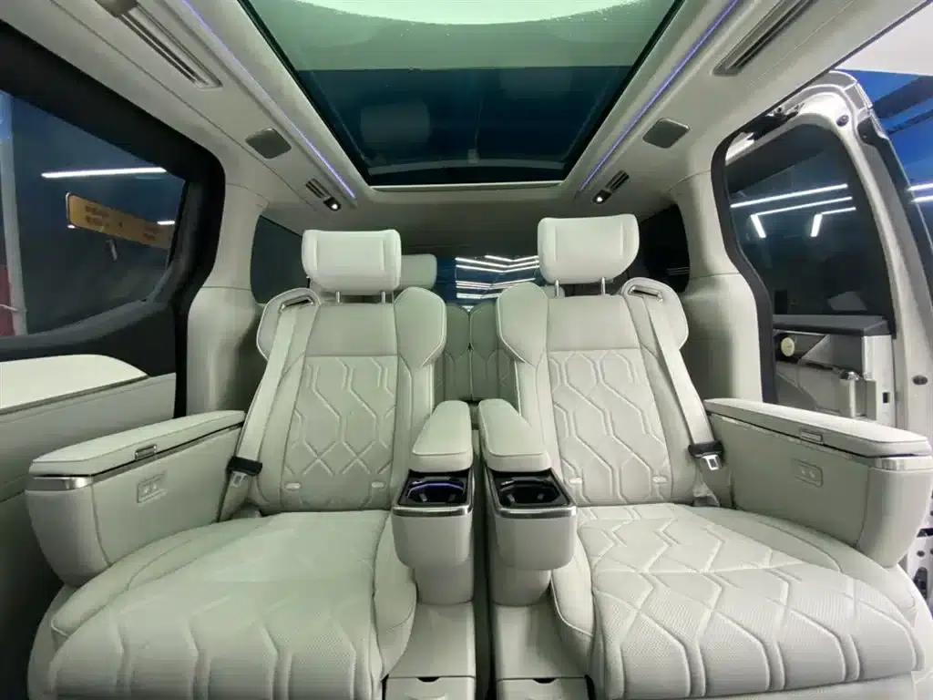 Volvo EM90 2025 Ultra 6-seater — миниатюра 22