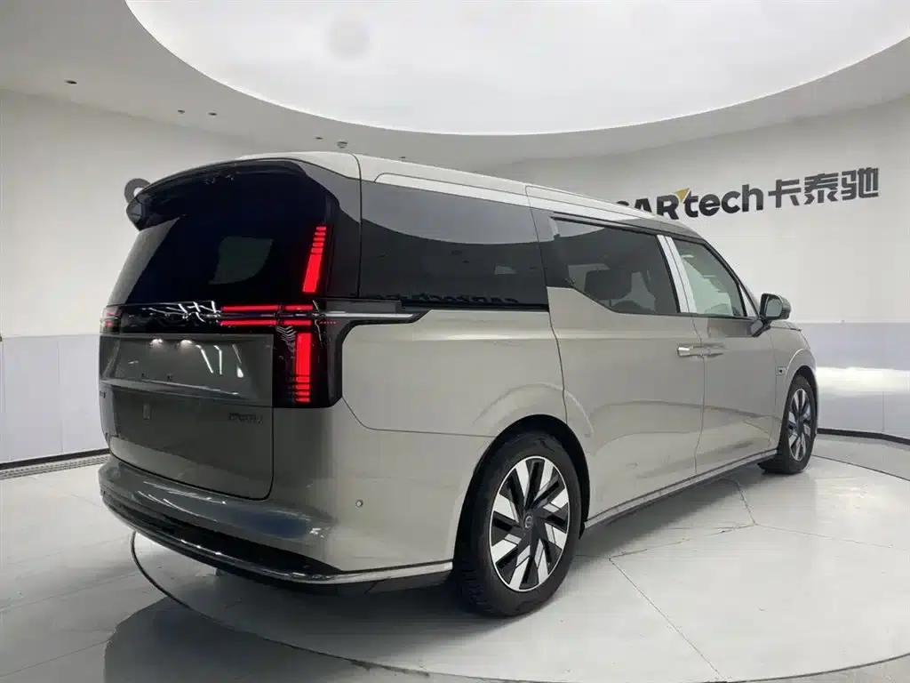 Volvo EM90 2025 Ultra 6-seater — миниатюра 5