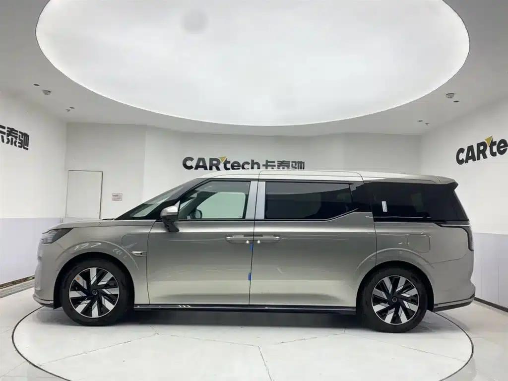 Volvo EM90 2025 Ultra 6-seater — миниатюра 8