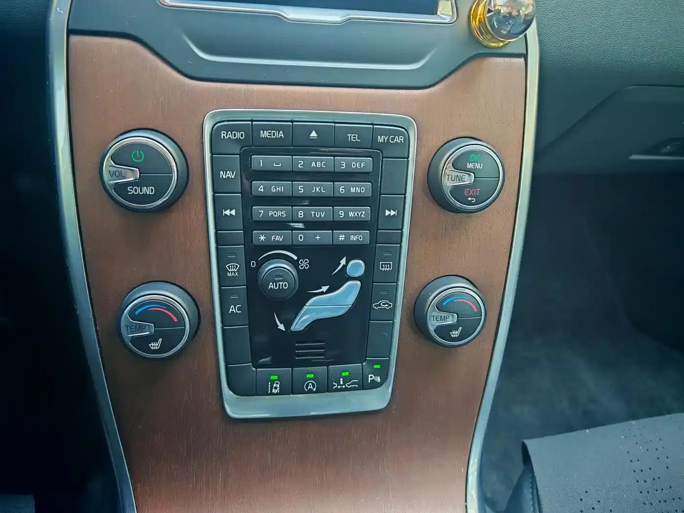 2015 Volvo S80L 2.0T T5 Smart Edition — миниатюра 12