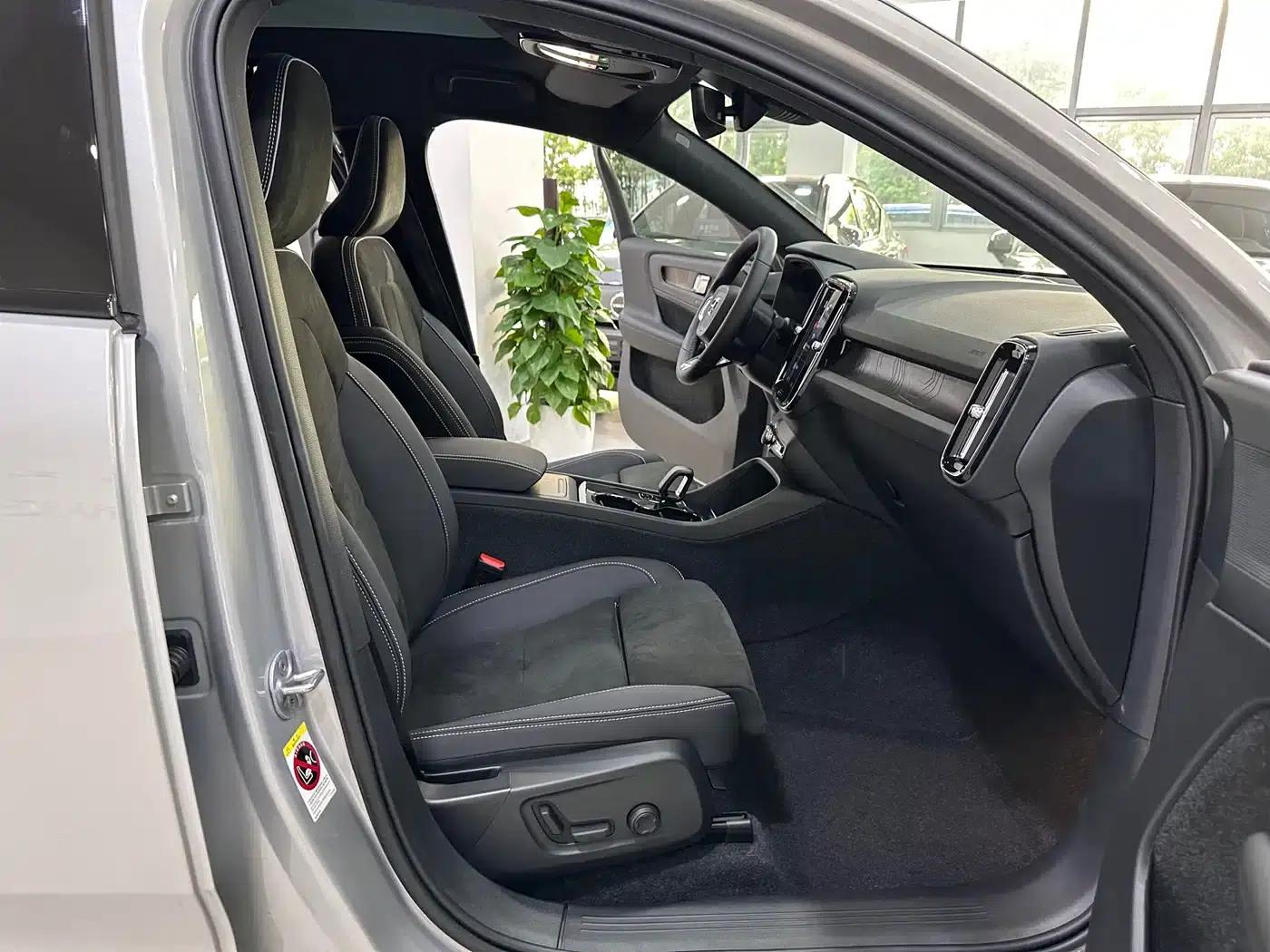 2023 Volvo C40 Long Range Edition — миниатюра 14