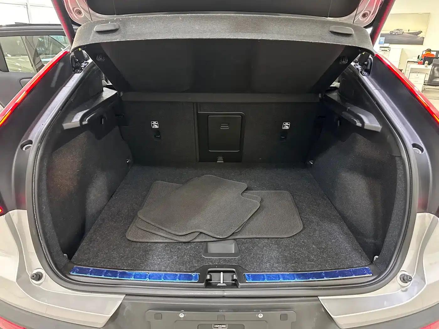 2023 Volvo C40 Long Range Edition — миниатюра 18